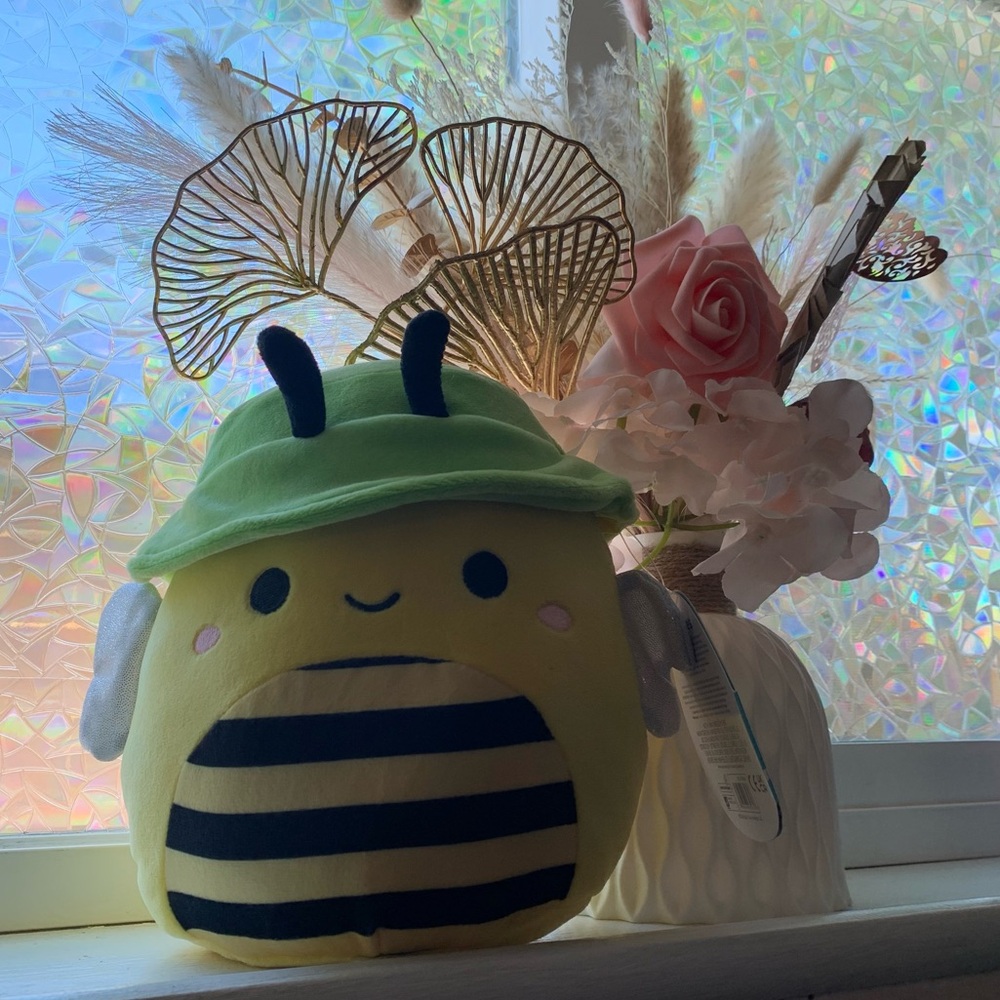 8” Cute Bee Squishmallow with hat
